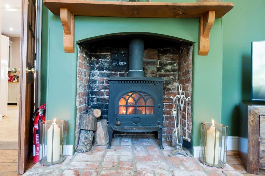 Firs Sleeps 15 Stunning Country House With Hot Tub Sudbourne Exteriér fotografie
