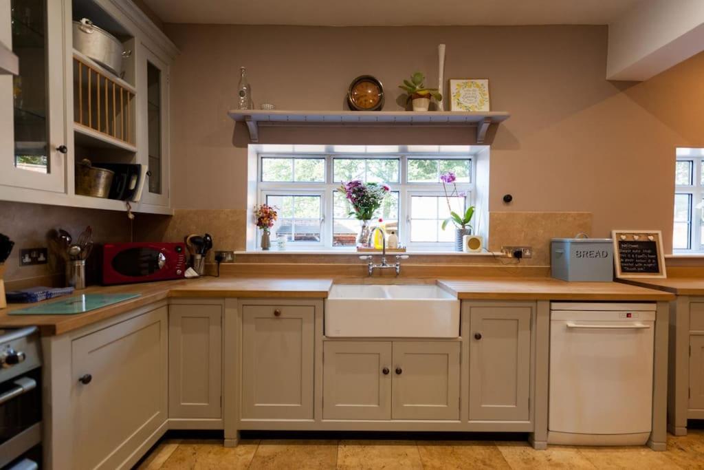Firs Sleeps 15 Stunning Country House With Hot Tub Sudbourne Exteriér fotografie