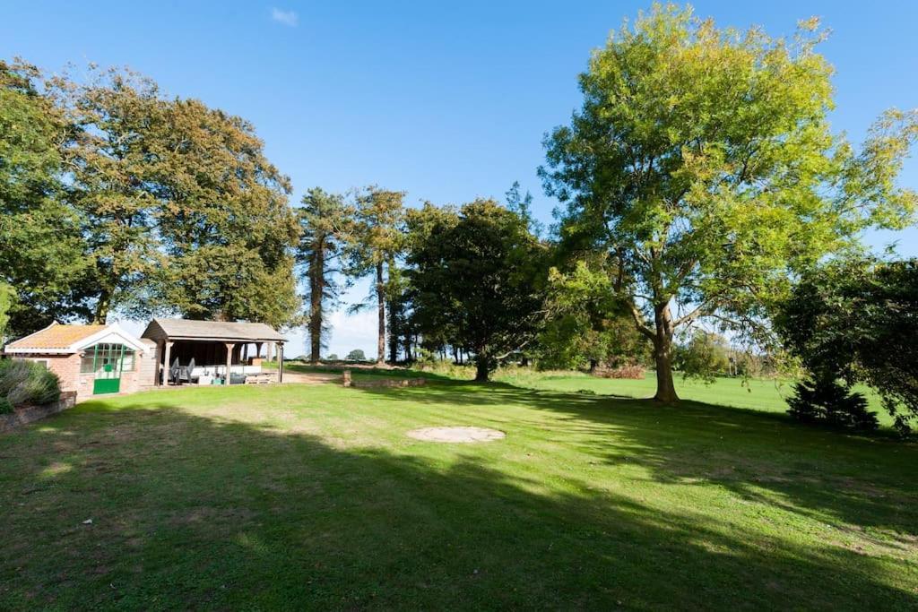 Firs Sleeps 15 Stunning Country House With Hot Tub Sudbourne Exteriér fotografie