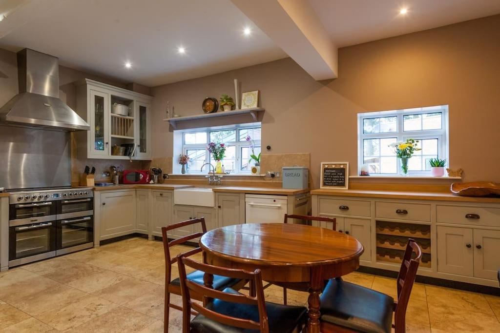 Firs Sleeps 15 Stunning Country House With Hot Tub Sudbourne Exteriér fotografie
